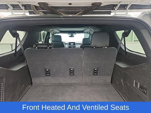 Used 2021 Chevrolet Suburban Premier w/ Premium Package AWD/4WD image 15