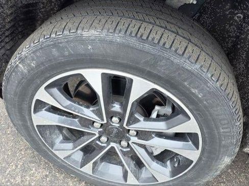 Used 2023 Jeep Grand Cherokee L Overland image 13