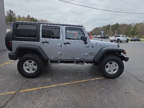 Used 2015 Jeep Wrangler Unlimited Sport w/ Quick Order Package 24S AWD/4WD image 4