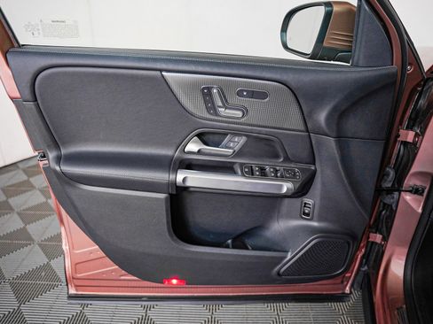 Certified 2023 Mercedes-Benz GLB 250 w/ Premium Package image 24