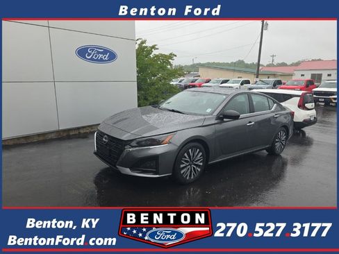 Used 2025 Nissan Altima 2.5 SV FWD image 1