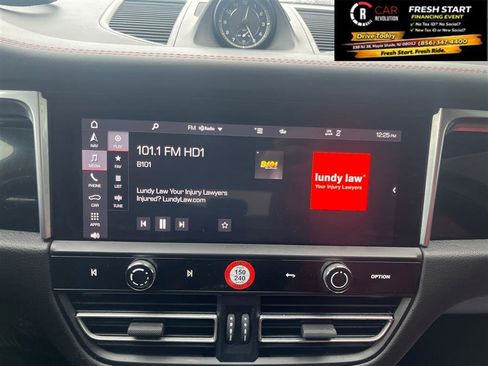 Used 2022 Porsche Macan w/ Premium Package Plus image 16