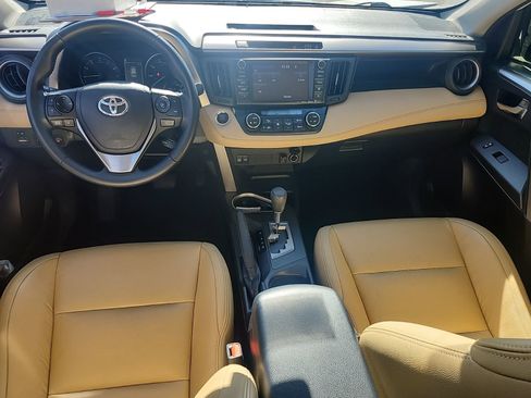 Used 2018 Toyota RAV4 XLE image 7