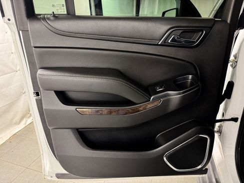 Used 2015 Chevrolet Suburban LT image 18