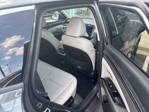 Used 2023 Hyundai Tucson Limited image 3
