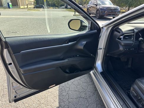 Used 2023 Toyota Camry XSE image 14