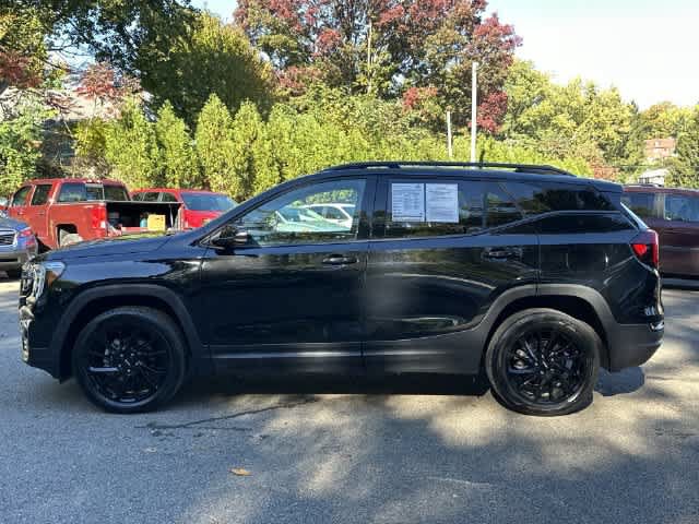 Used 2023 GMC Terrain SLT w/ Infotainment Package II AWD/4WD image 2