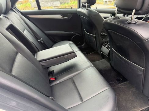 Used 2008 Mercedes-Benz C 300 Sport image 29