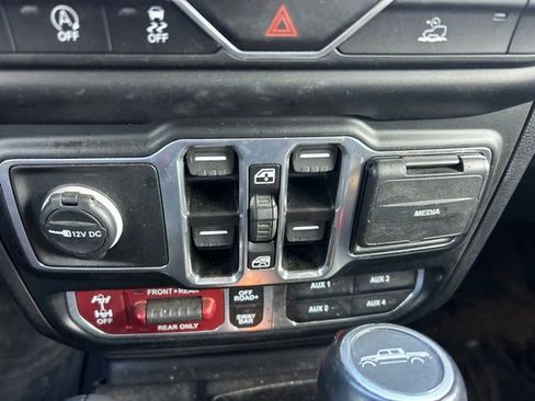 Used 2023 Jeep Gladiator Rubicon w/ LED Lighting Group AWD/4WD image 15