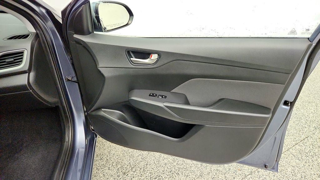 Used 2020 Hyundai Accent SE FWD image 24