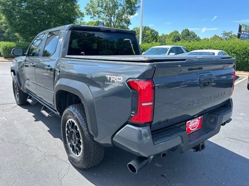 Used 2025 Toyota Tacoma TRD Off-Road AWD/4WD image 11
