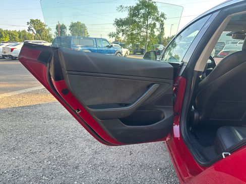 Used 2018 Tesla Model 3 Long Range AWD/4WD image 19