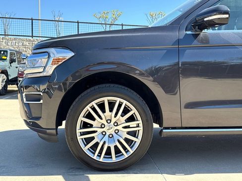 Used 2024 Ford Expedition Max Limited image 5