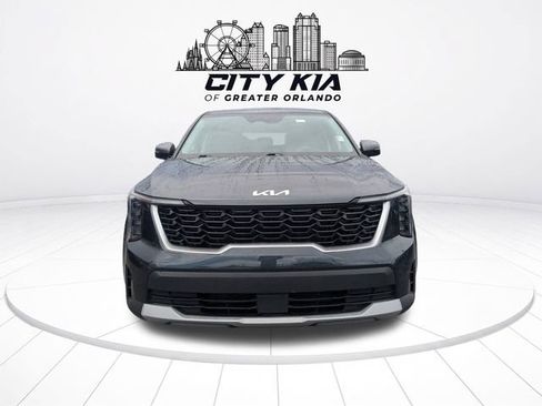 Certified 2024 Kia Sorento LX FWD image 3