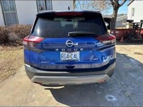 Used 2023 Nissan Rogue S image 5