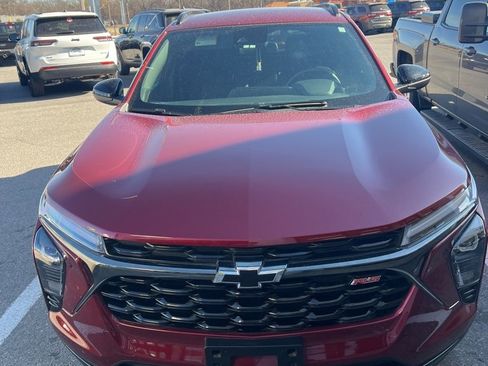 Used 2024 Chevrolet Trax RS image 1