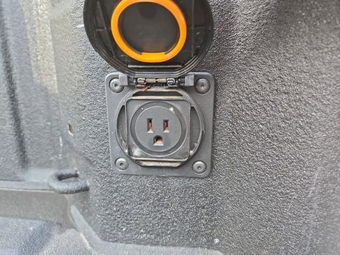 Used 2023 GMC Sierra 1500 AT4 w/ Technology Package image 38