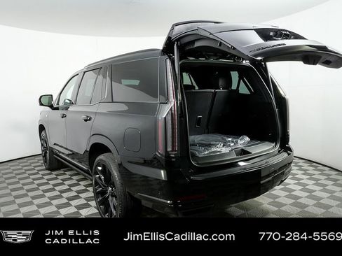 Used 2026 Cadillac Escalade Platinum Sport w/ LPO, ONYX Package image 9