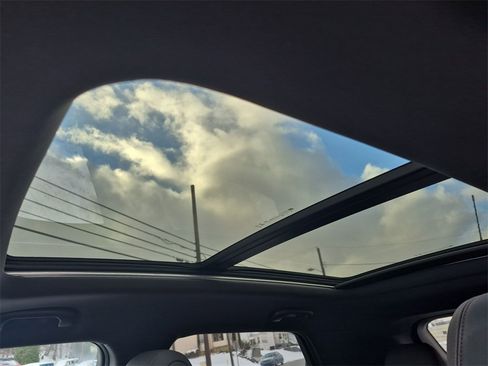 Used 2021 Chevrolet TrailBlazer RS w/ Sun and Liftgate Package image 28