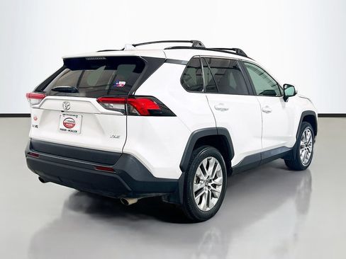 Used 2023 Toyota RAV4 XLE Premium FWD image 4