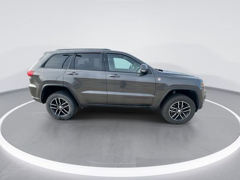 Used 2018 Jeep Grand Cherokee Trailhawk AWD/4WD image 9