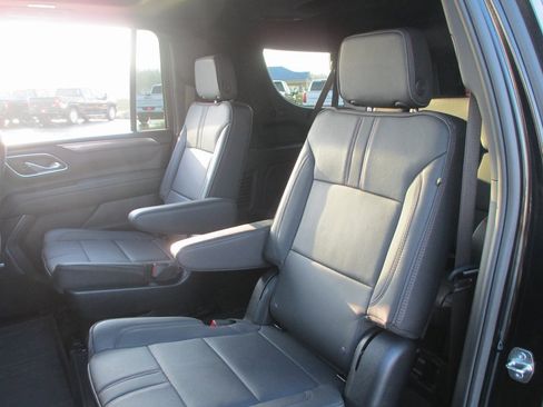 Used 2024 Chevrolet Suburban RST w/ Sport Performance Package image 21