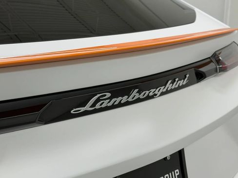 Used 2022 Lamborghini Urus AWD/4WD image 96