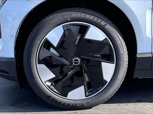 New 2025 Volvo EX30 Ultra w/ Protection Package Premier image 14