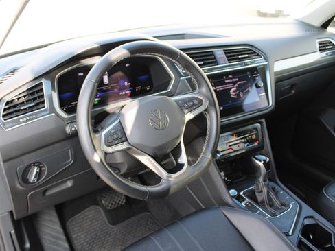 Used 2022 Volkswagen Tiguan SE FWD image 29