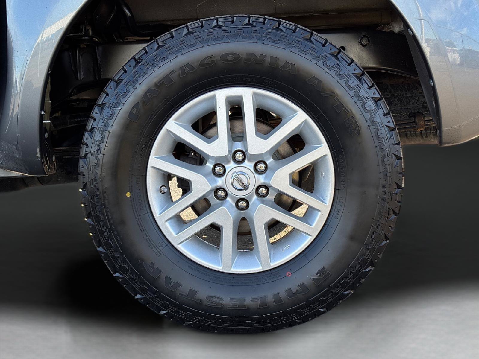 Used 2018 Nissan Frontier SV AWD/4WD image 12