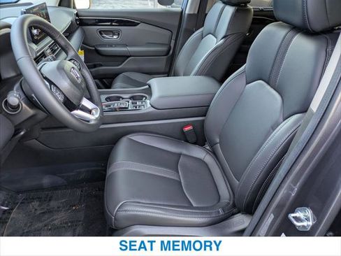 New 2025 Honda Pilot Touring image 20