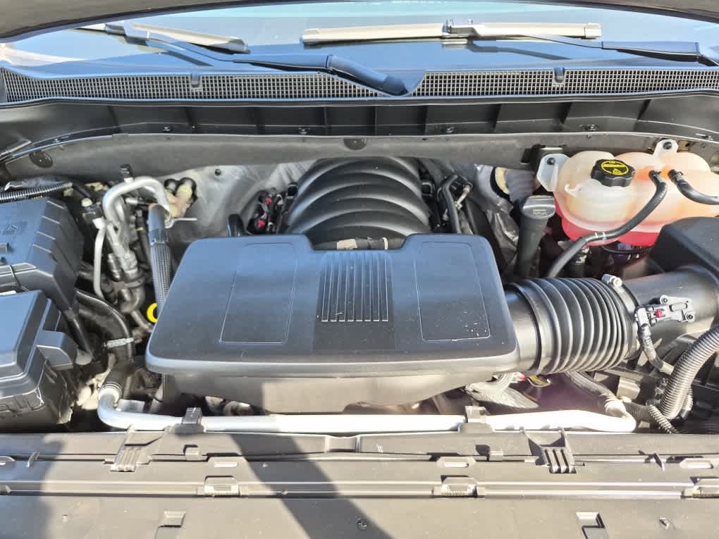 Used 2025 Chevrolet Suburban High Country AWD/4WD image 23