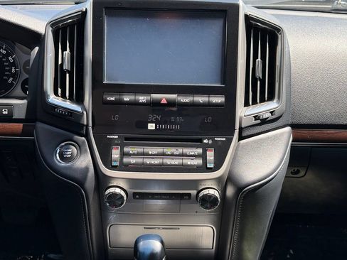Used 2019 Toyota Land Cruiser w/ Four Season Floor Mat Package AWD/4WD image 22