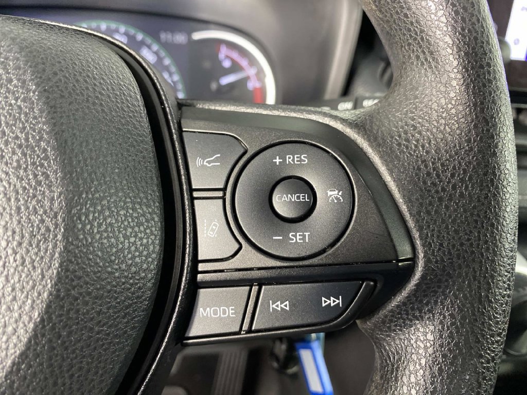 Used 2024 Toyota RAV4 LE AWD/4WD image 16