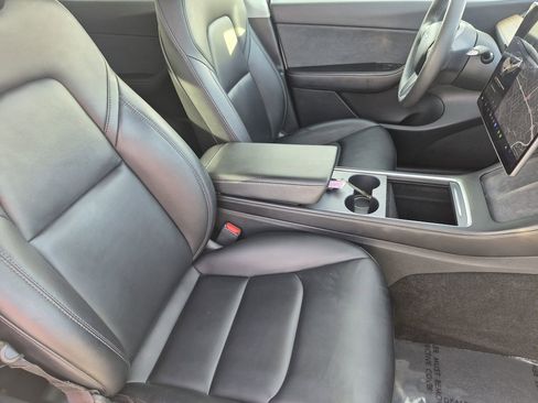 Used 2021 Tesla Model Y Long Range image 15