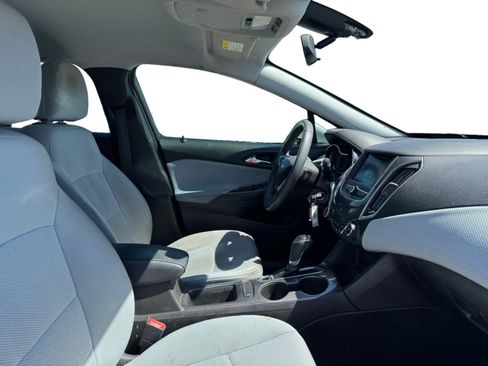 Used 2019 Chevrolet Cruze LS w/ LS Convenience Package image 17