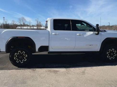 New 2026 GMC Sierra 2500 AT4X image 9