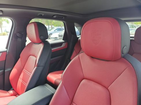 New 2025 Porsche Cayenne image 6