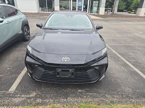 Used 2025 Toyota Camry LE FWD image 2