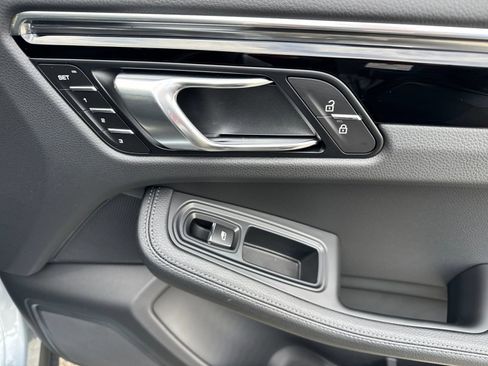 New 2026 Porsche Macan image 20