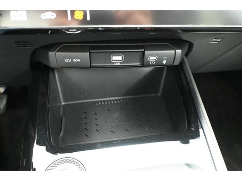New 2026 Kia Niro EX FWD image 25