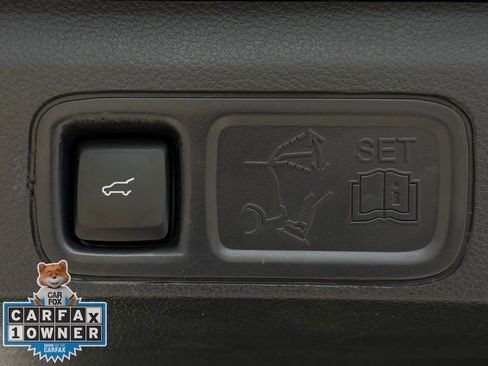 Used 2023 Ford Expedition Limited image 32