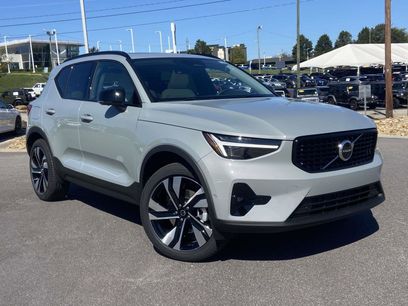 New 2026 Volvo XC40 B5 Ultra w/ Climate Package