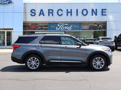 Used 2024 Ford Explorer XLT w/ Equipment Group 202A AWD/4WD image 2