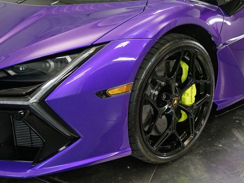 Used 2024 Lamborghini Revuelto image 9