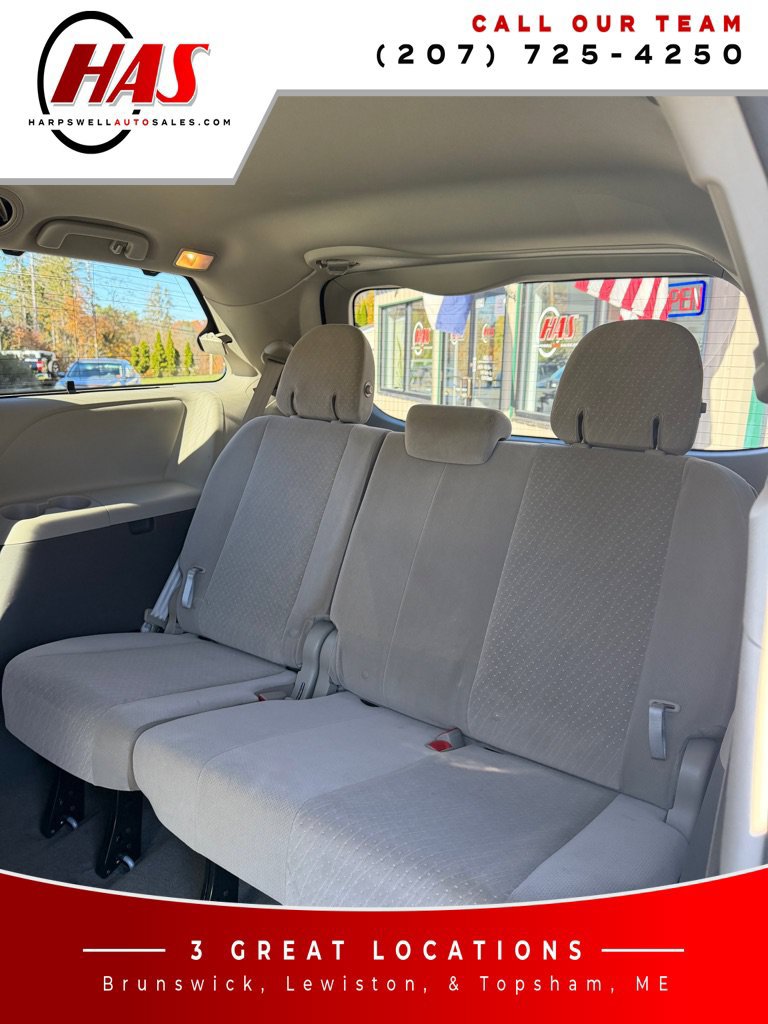 Used 2017 Toyota Sienna LE AWD/4WD image 30