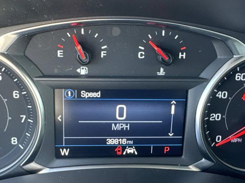 Used 2024 GMC Terrain SLE image 27