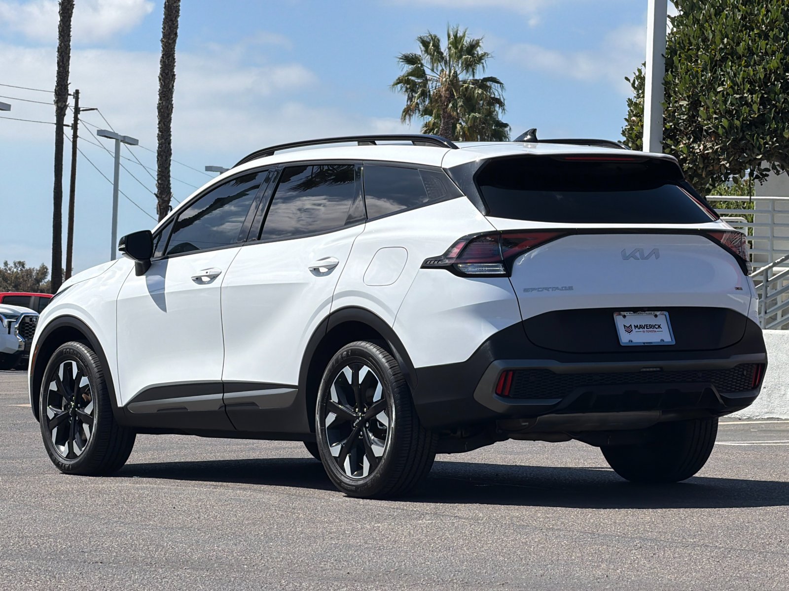 Used 2023 Kia Sportage X-Line w/ X-Line Premium Package AWD/4WD image 3