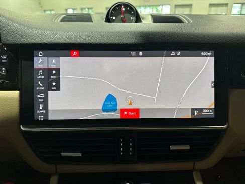 Used 2019 Porsche Cayenne AWD/4WD image 57