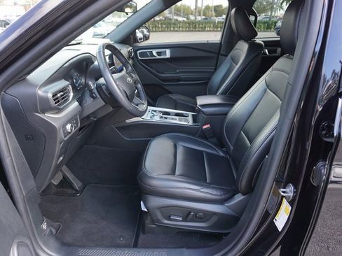 Used 2020 Ford Explorer XLT w/ Equipment Group 202A image 20